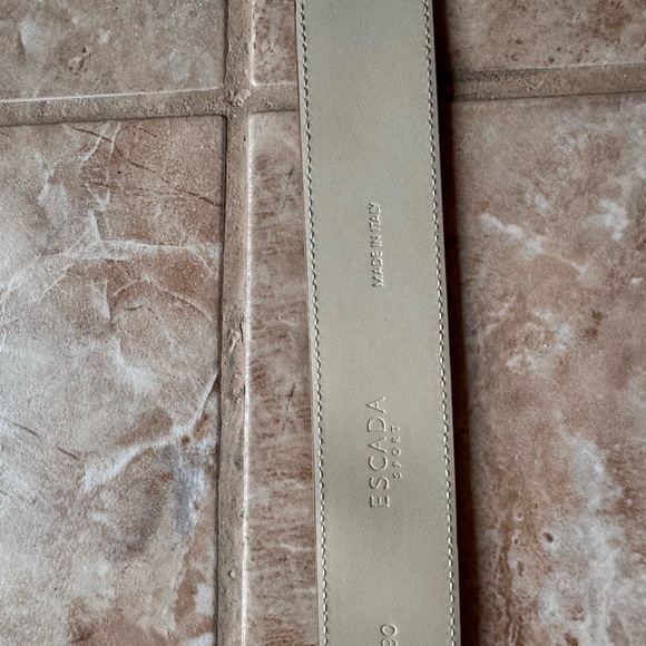 escada belt in perfect condition - Picture 4 of 5
